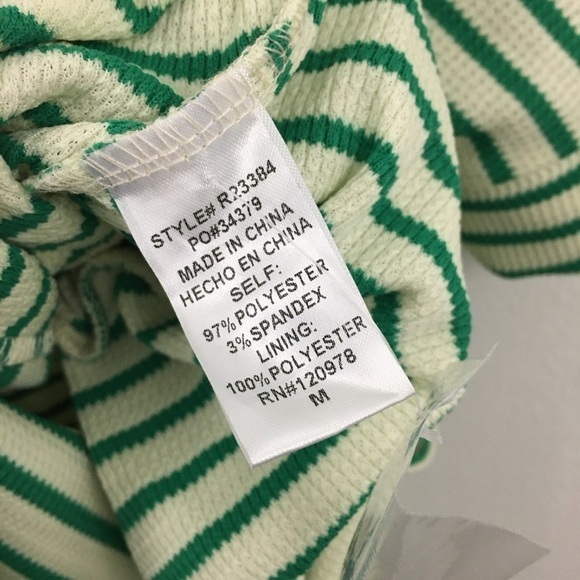 NEW Entro Women’s Striped Button Down Romper Size M - Picture 4 of 5